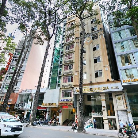 Oyo 422 グエン タン ホテル ホーチミン市 エクステリア 写真