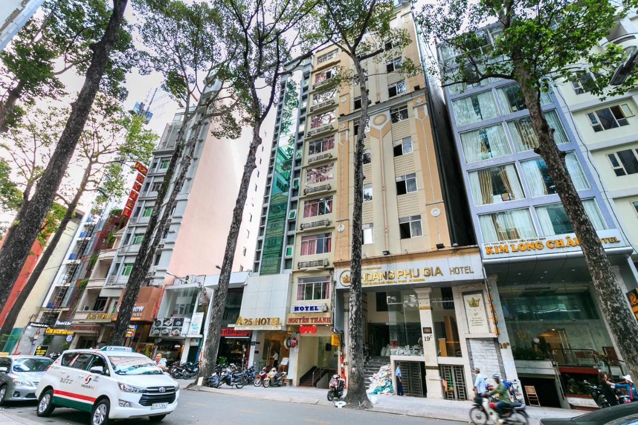 Oyo 422 グエン タン ホテル ホーチミン市 エクステリア 写真